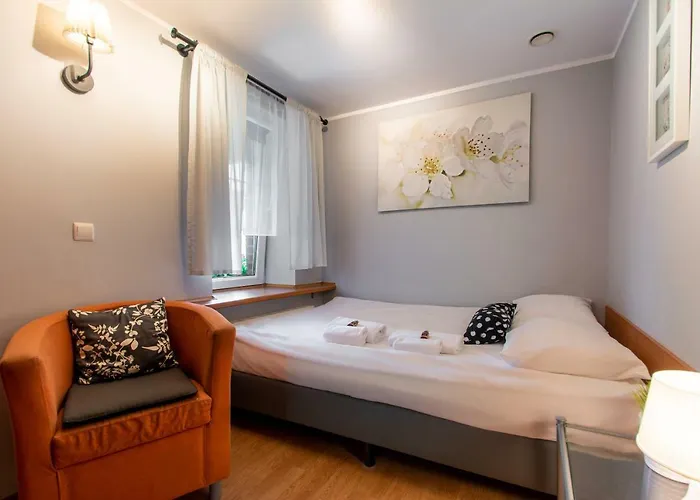 渔夫广场旅馆 3*